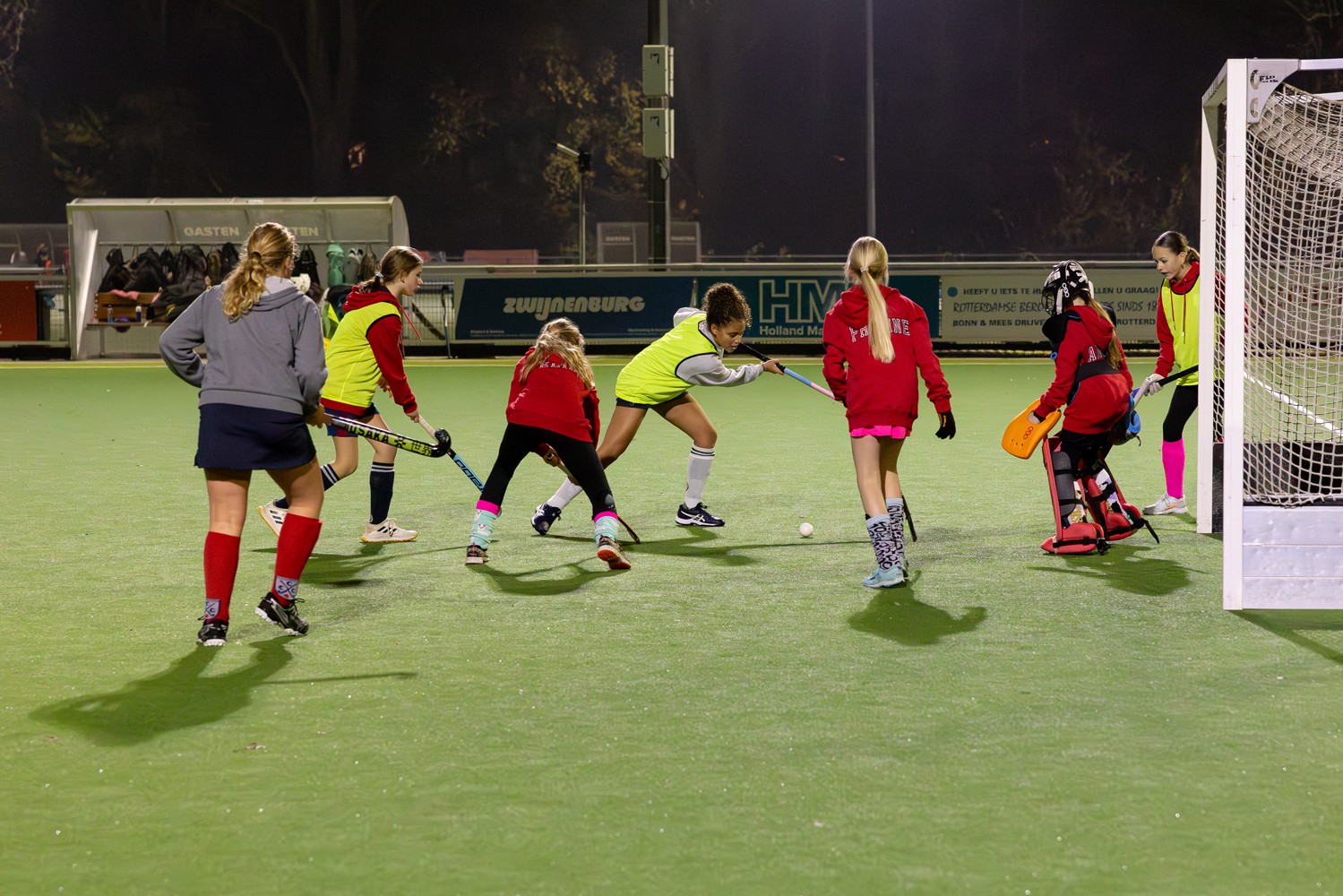 mensen die hockey spelen